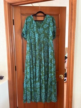 41 Hawthorn Green Floral V-Neck Tiered Maxi Dress